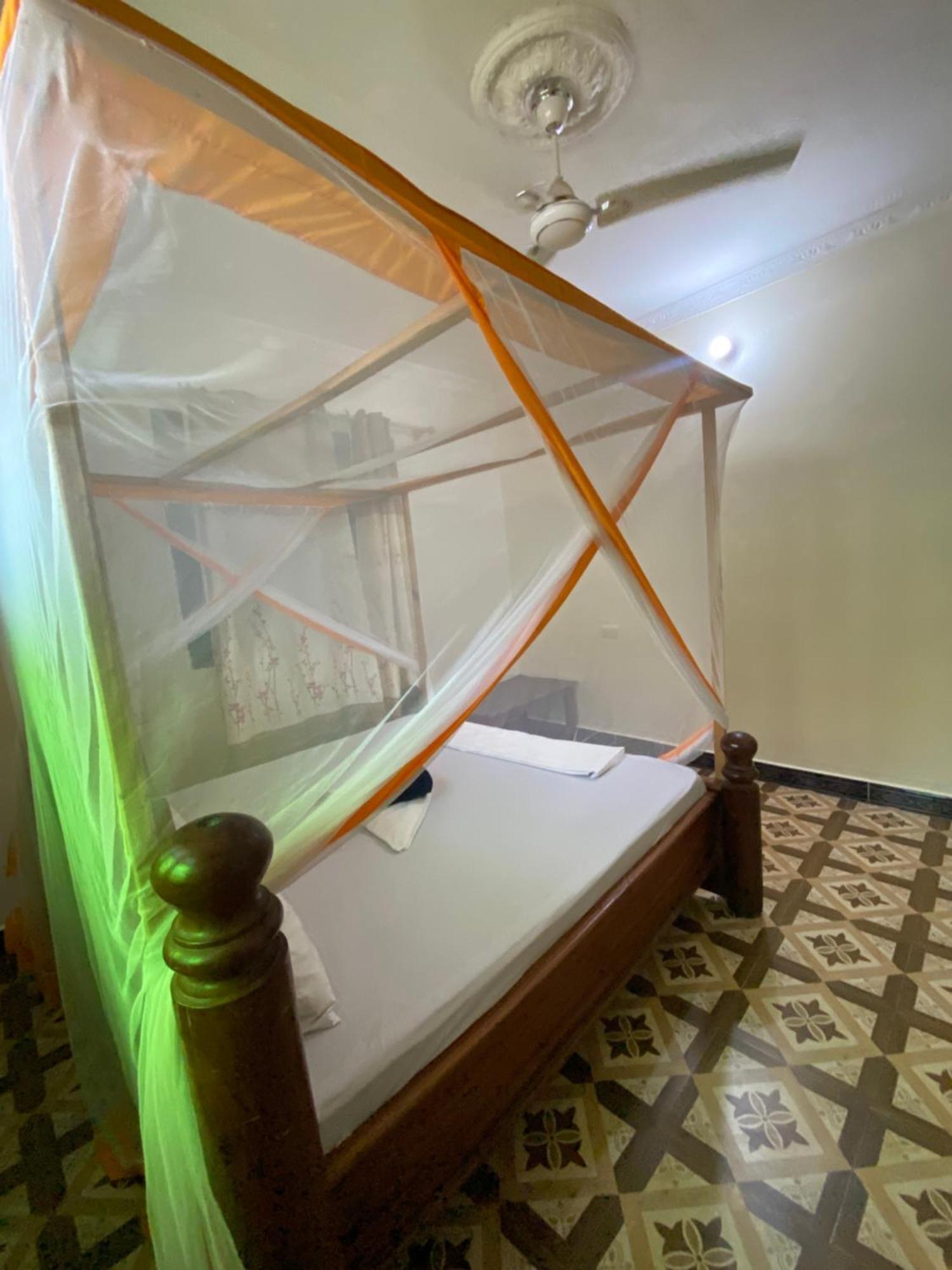 Falcon House Kendwa Bed & Breakfast Ngoại thất bức ảnh