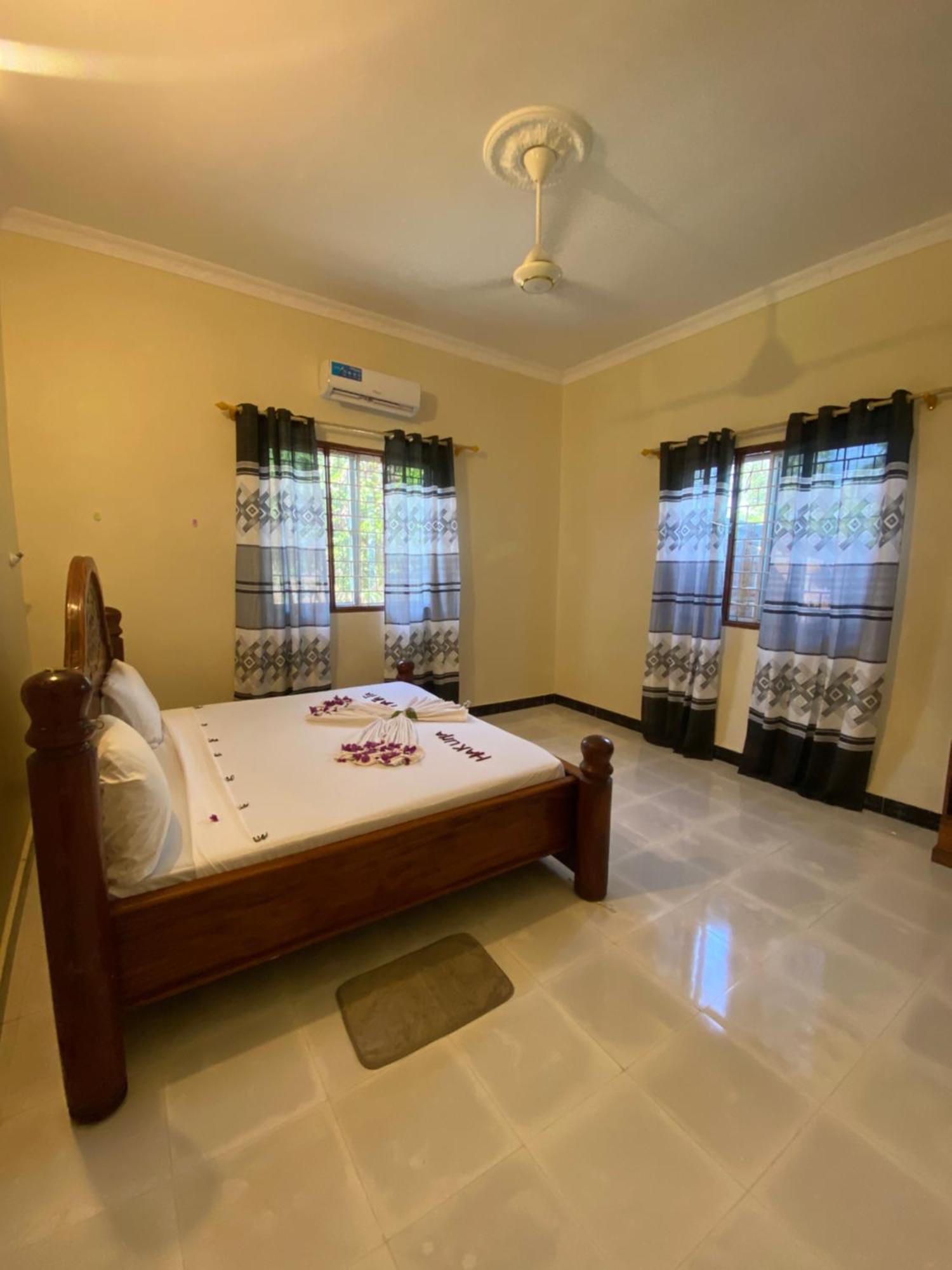 Falcon House Kendwa Bed & Breakfast Ngoại thất bức ảnh