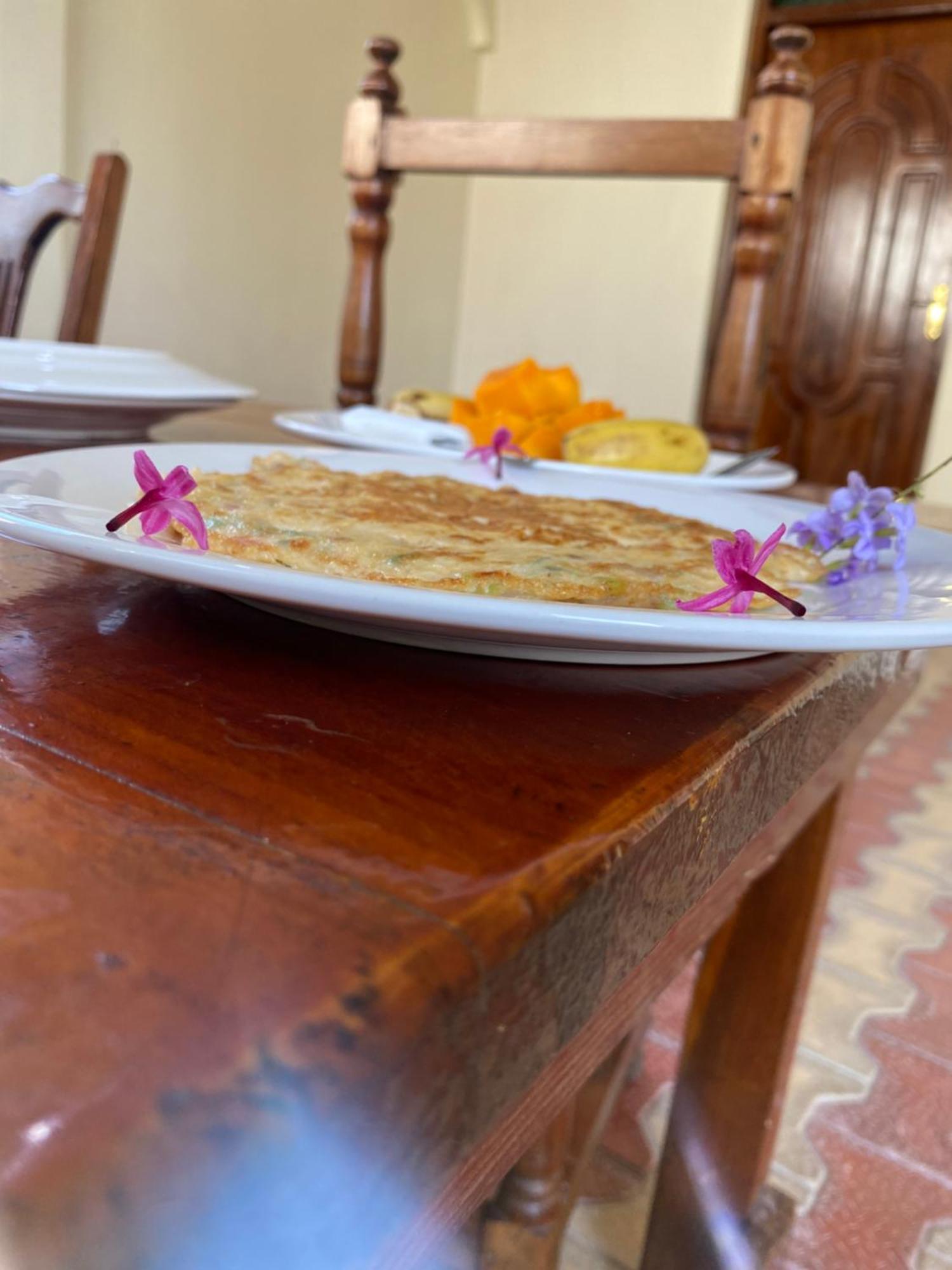 Falcon House Kendwa Bed & Breakfast Ngoại thất bức ảnh