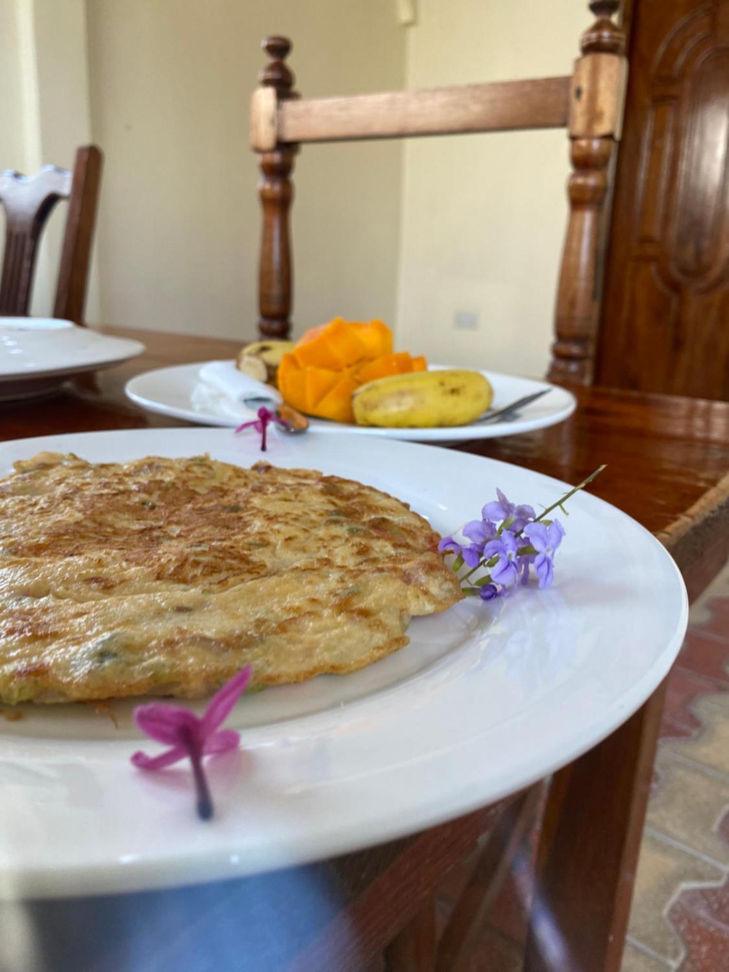 Falcon House Kendwa Bed & Breakfast Ngoại thất bức ảnh
